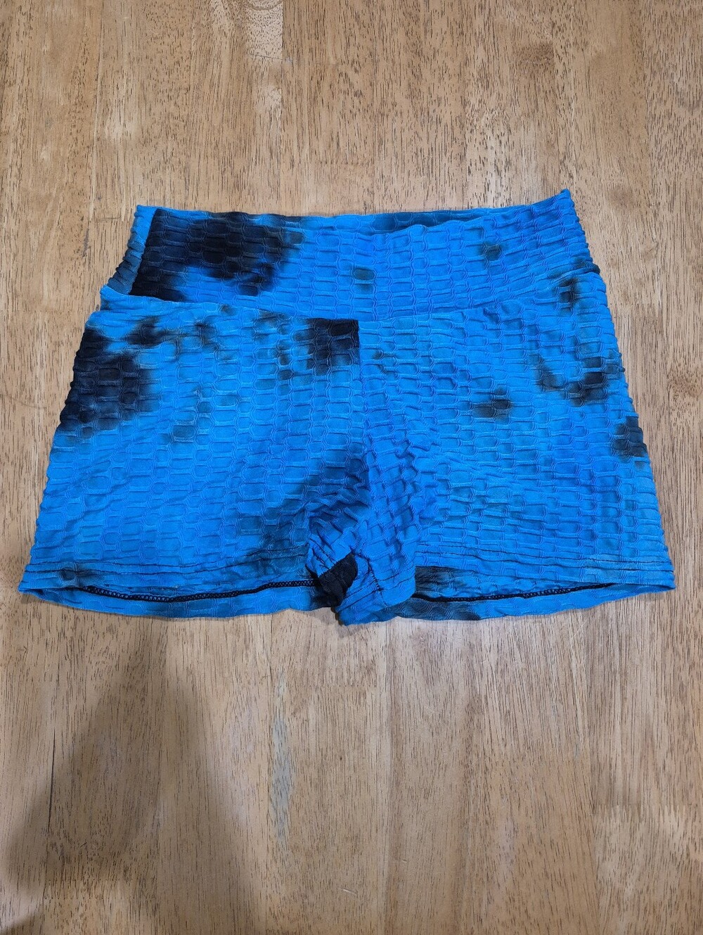 NWOT MINIBEAST Blue and Black Tie-Dye Texture Workout Yoga Shorts